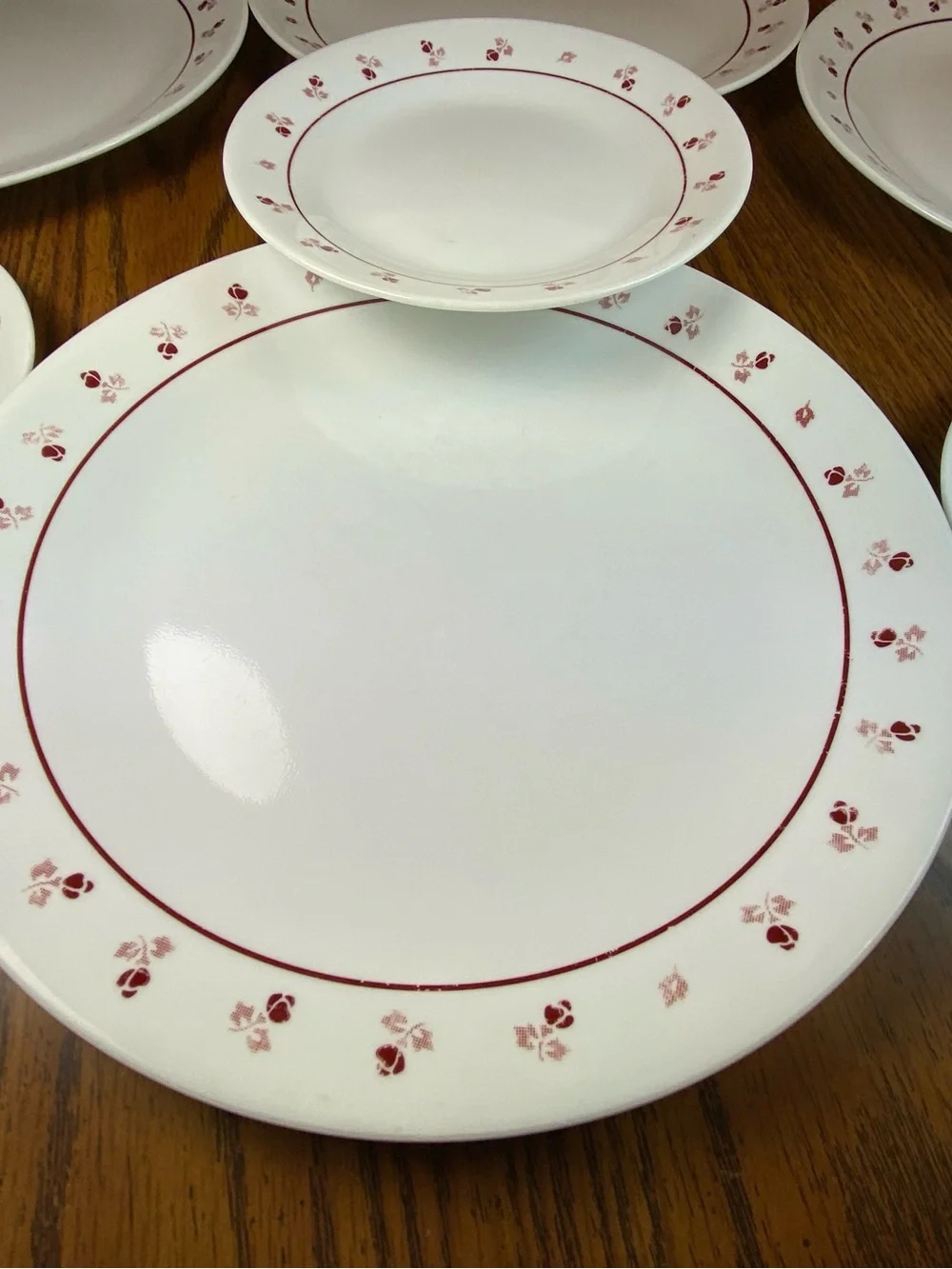 7pcs Corelle Burgundy Rose Dinner & Bread Salad Dessert plates Plate